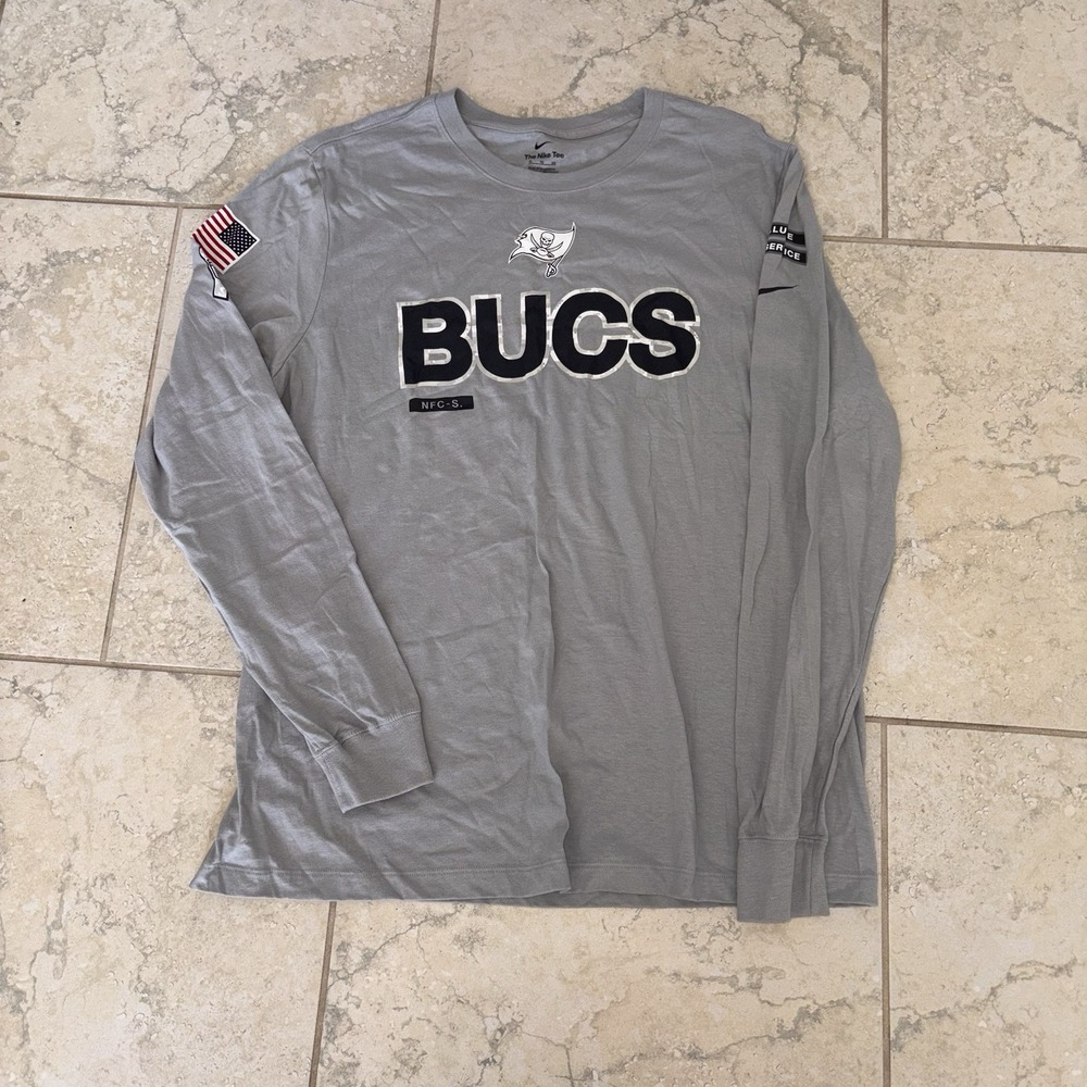 Tampa Bay Buccaneers NFL Salute To Service On-Field Long Sleeve Gray T-Shirt XL